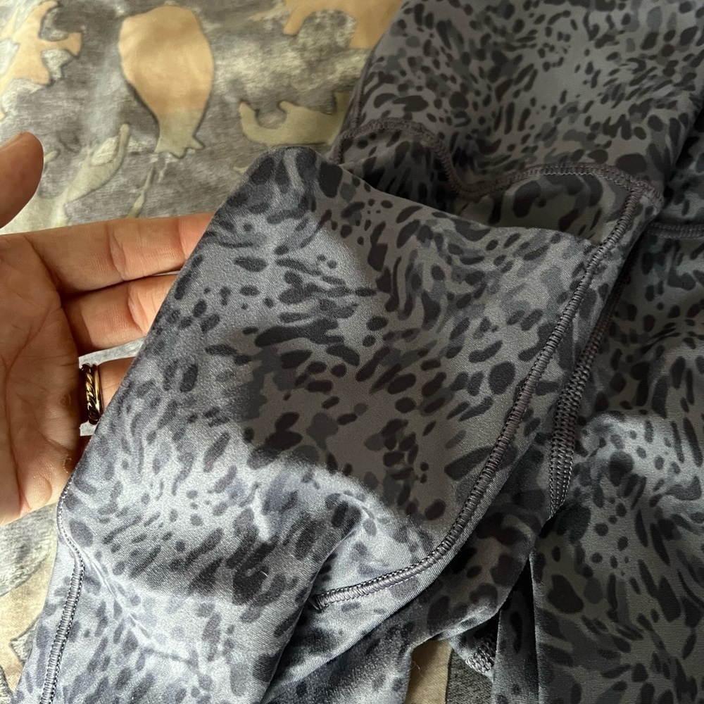 NWOT Athleta Capri Salutation Stash Pocket II - Picture 6 of 9